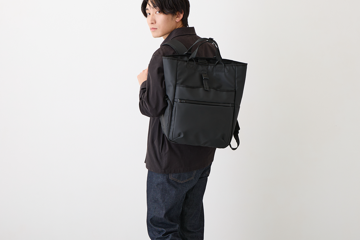 仕事もジムもこれ一つ」汚れにくく、傷にも強い。仕事とジムを両立する