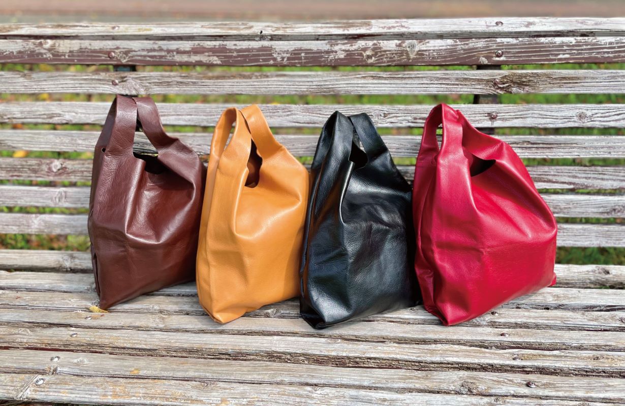 デッドストック革を愛着の湧くモノへ。革の質感と柔らかさを楽しむ、本